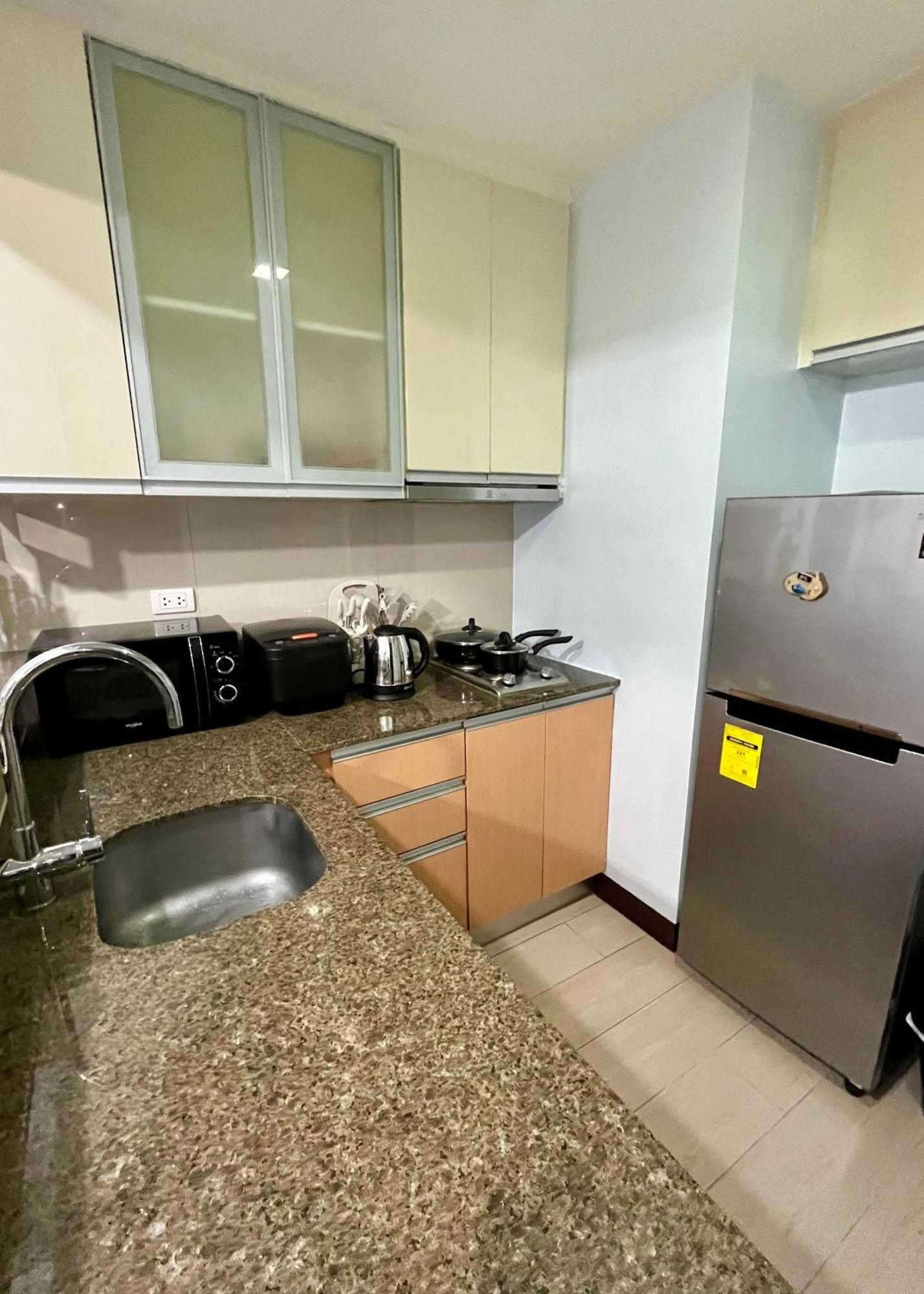 Greenbelt Hamilton Tower 1 Makati City Zewnętrze zdjęcie