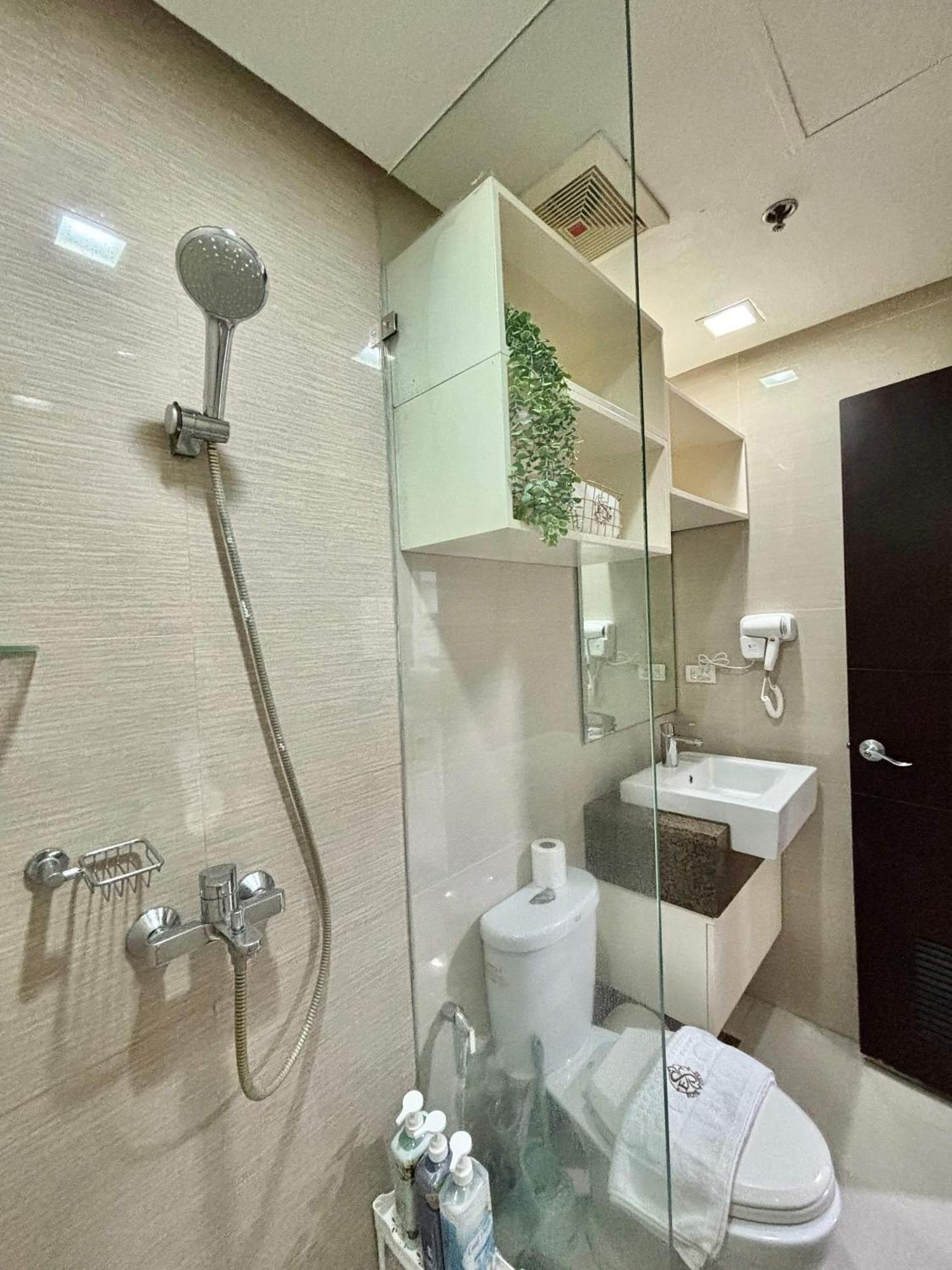Greenbelt Hamilton Tower 1 Makati City Zewnętrze zdjęcie